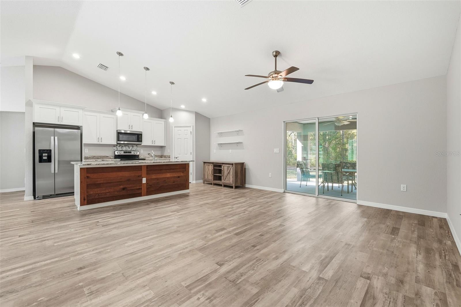 CITRUS SPGS UNIT 03 - Residential