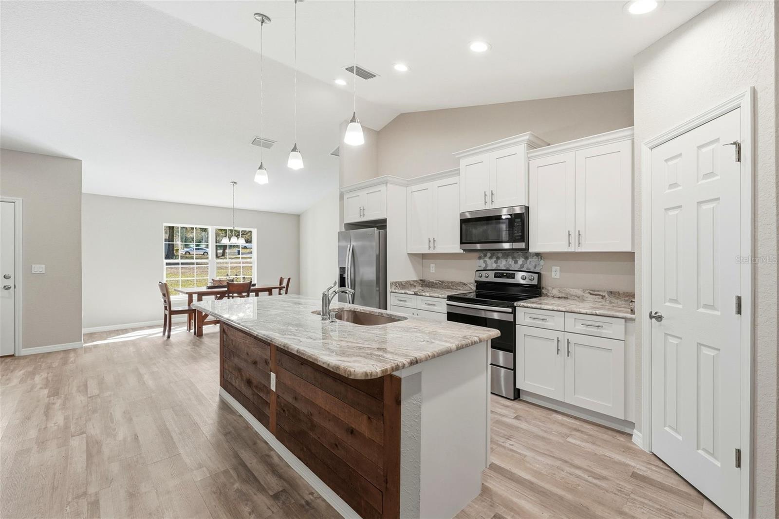 CITRUS SPGS UNIT 03 - Residential