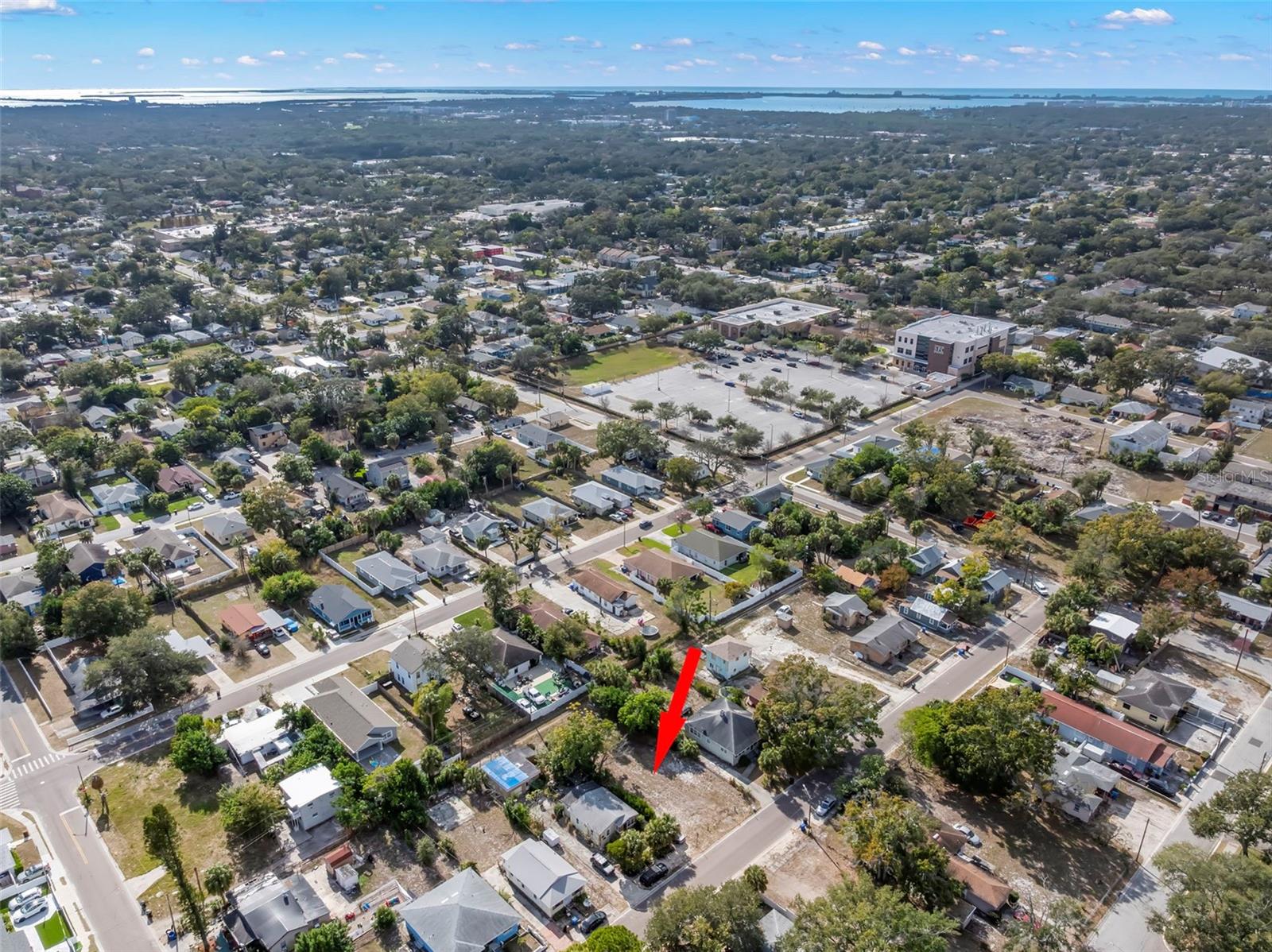 ARTIS SUB DELIA - Land