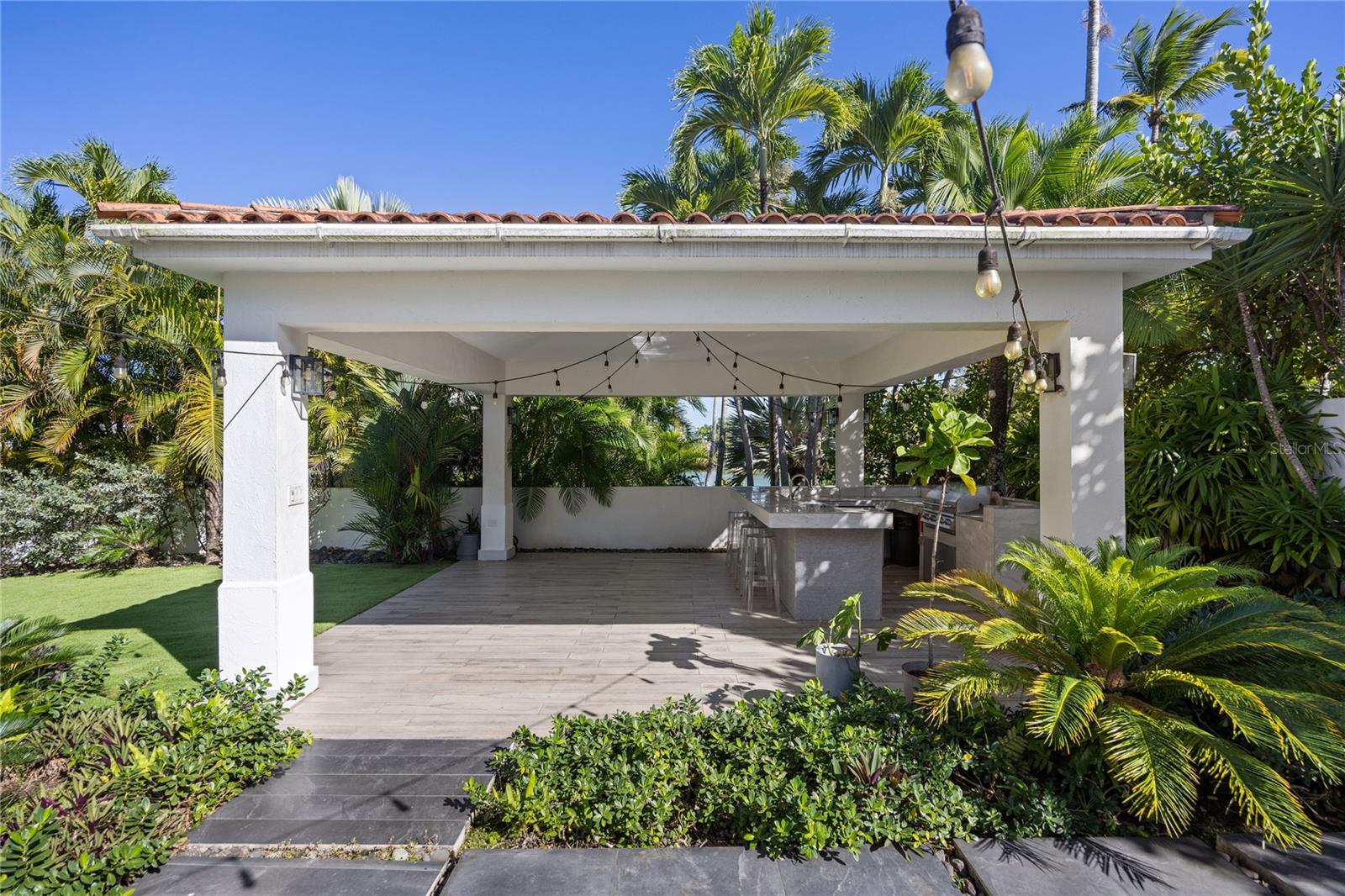 DORADO BEACH EAST - Residential