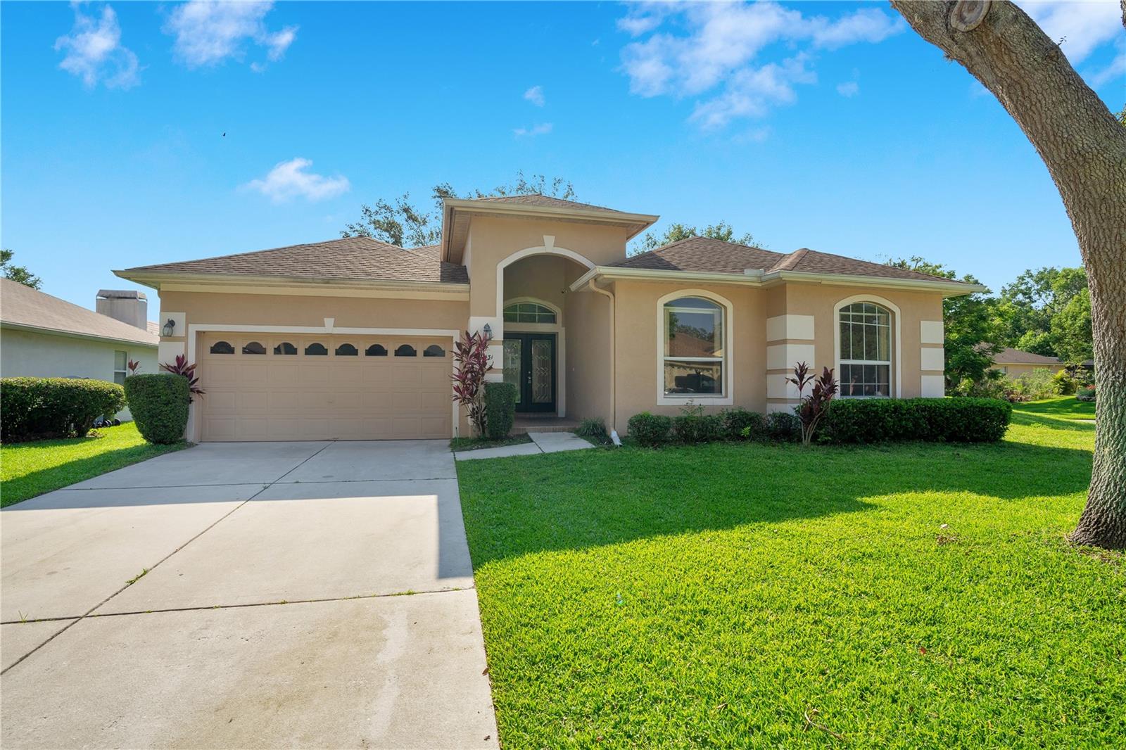 This 4 bedroom, 2 bathroom home is located in the Prairie Lake Village community near local shops, restaurants, and schools. Features include a spacious split floor plan, living room, dining room, a lovely kitchen, family room, a screened patio, laundry room, and 2 car garage. Lawn care is included. No pets. Schedule a showing or submit an application online.
All Real Property Management & Realty residents enjoy convenience and well-maintained homes, with our safe and secure online portal where you can submit maintenance requests and pay online with multiple payment options, and a 24/7 emergency maintenance response team. Please note the listed amenities may not be accurate.