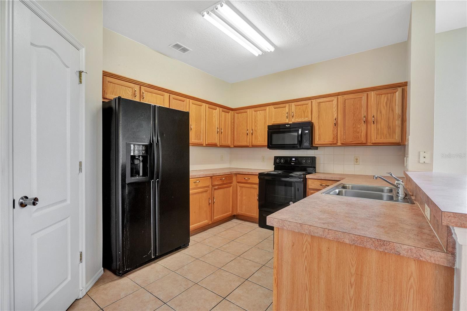 PRAIRIE LAKE VILLAGE PH 02 - Residential Lease