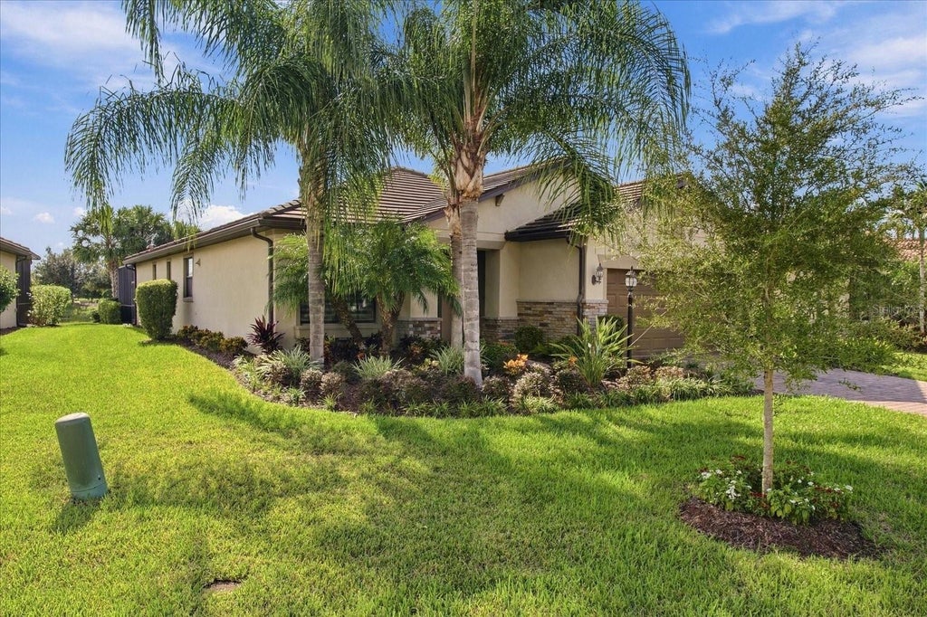 Photo of 6808 Chester Trail, Bradenton, FL 34202 (MLS # A4709647)