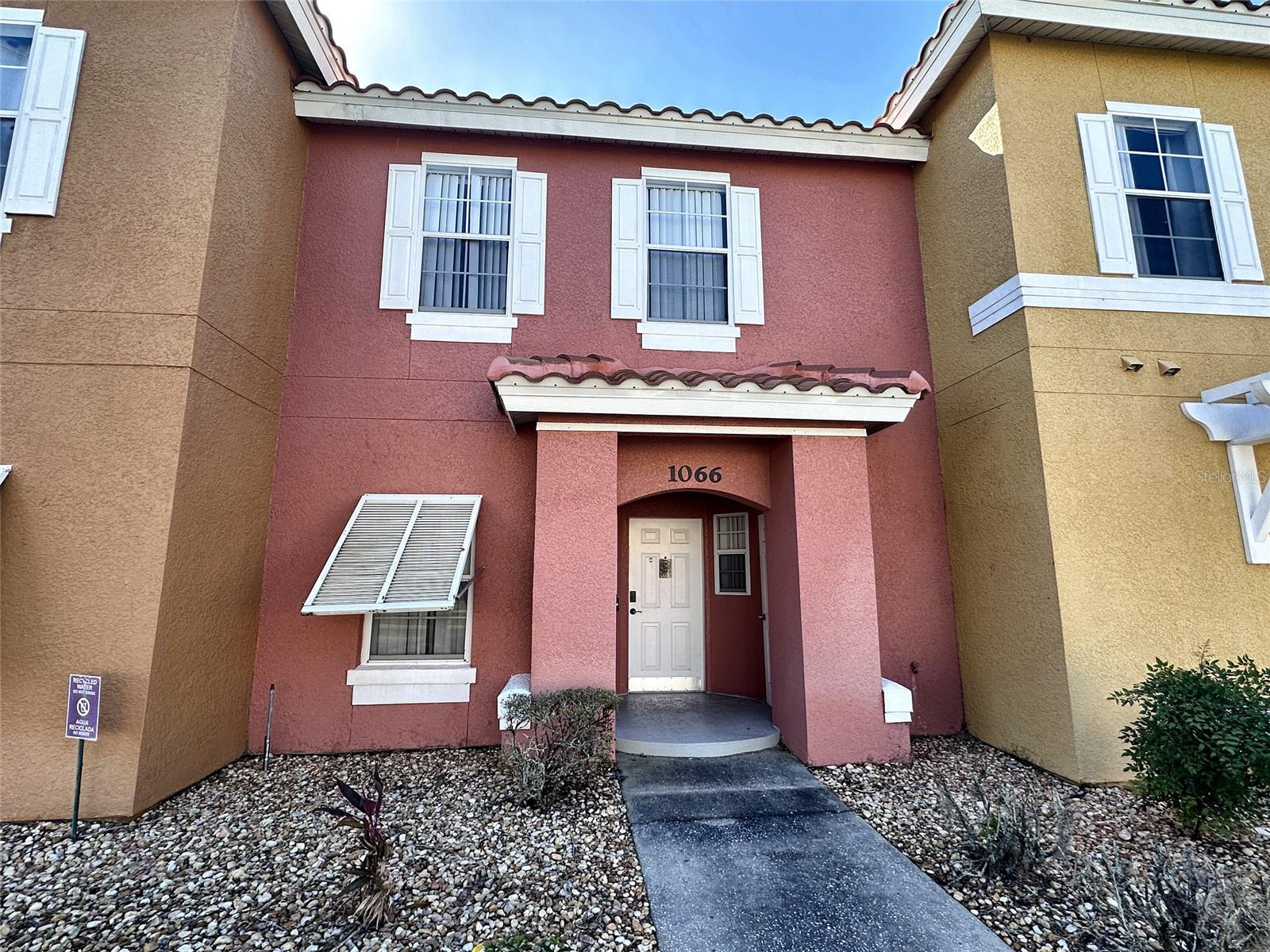 1066 PARK RIDGE CIRCLE
