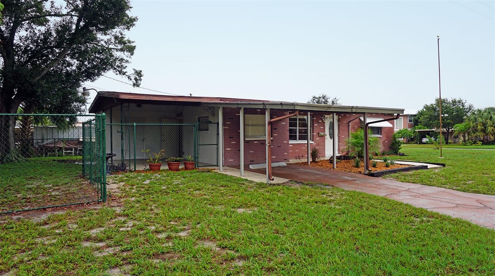 TYRONE - Residential Lease