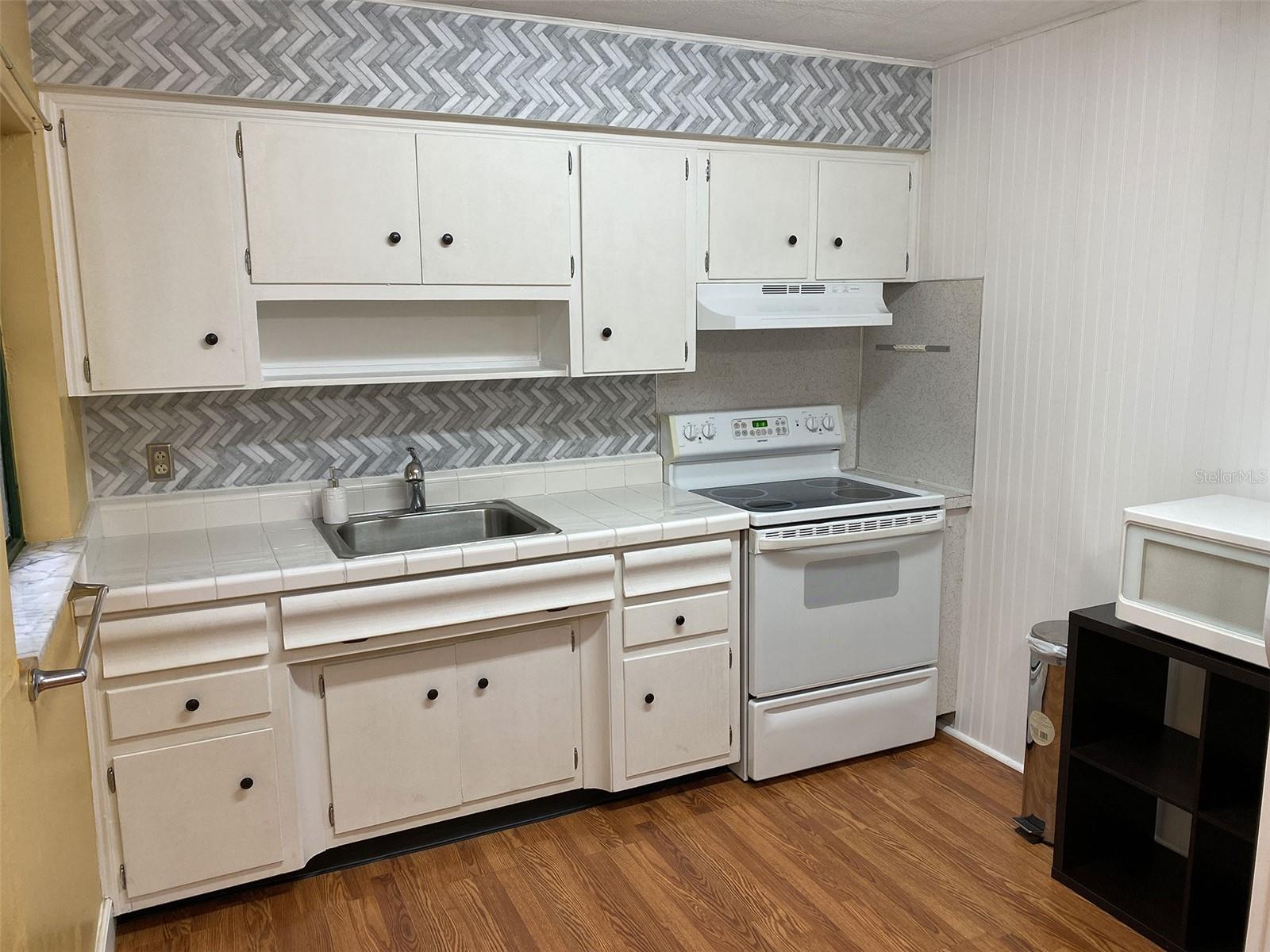 TYRONE - Residential Lease