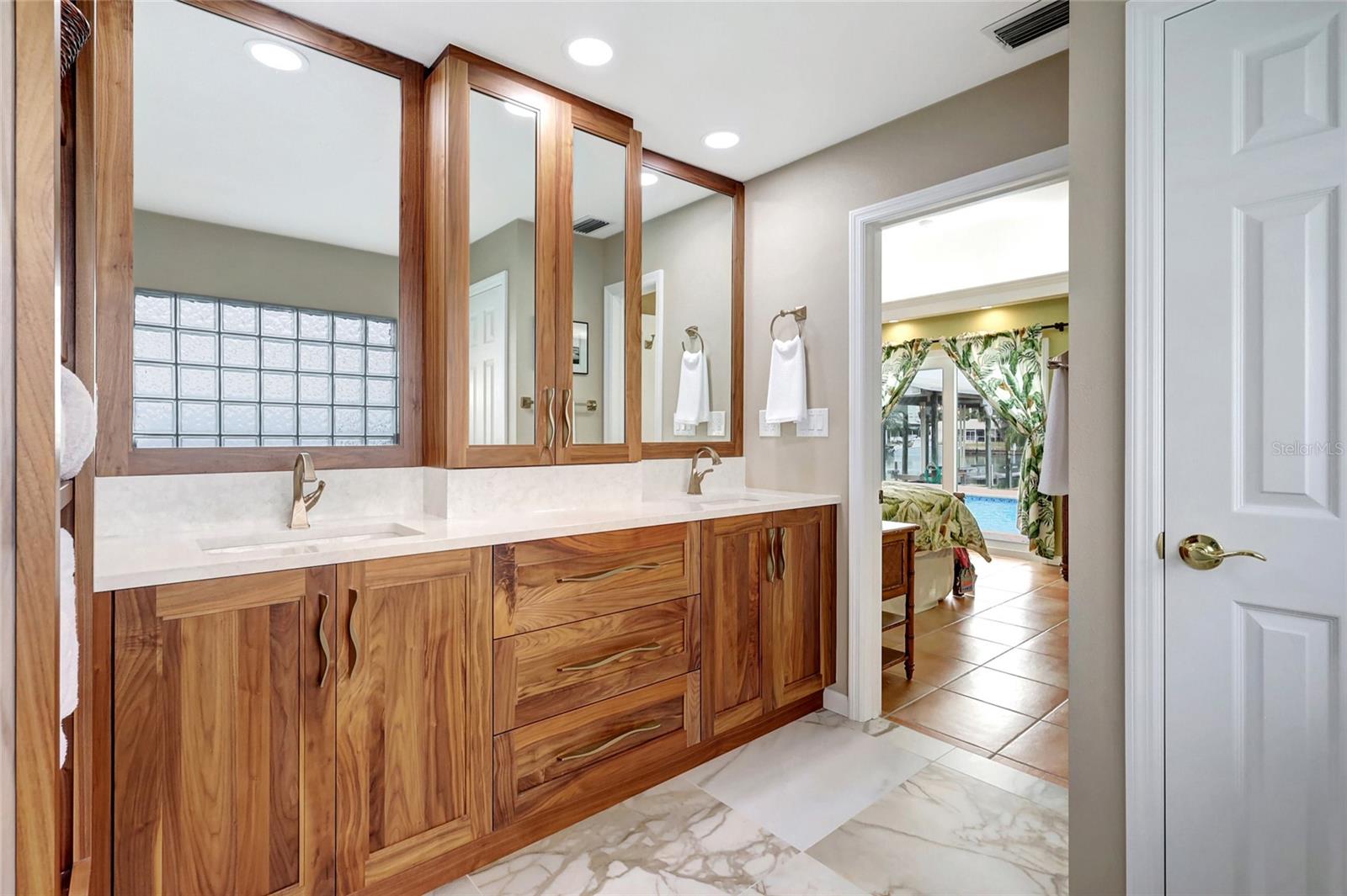 ISLAND ESTATES OF CLEARWATER - Residential