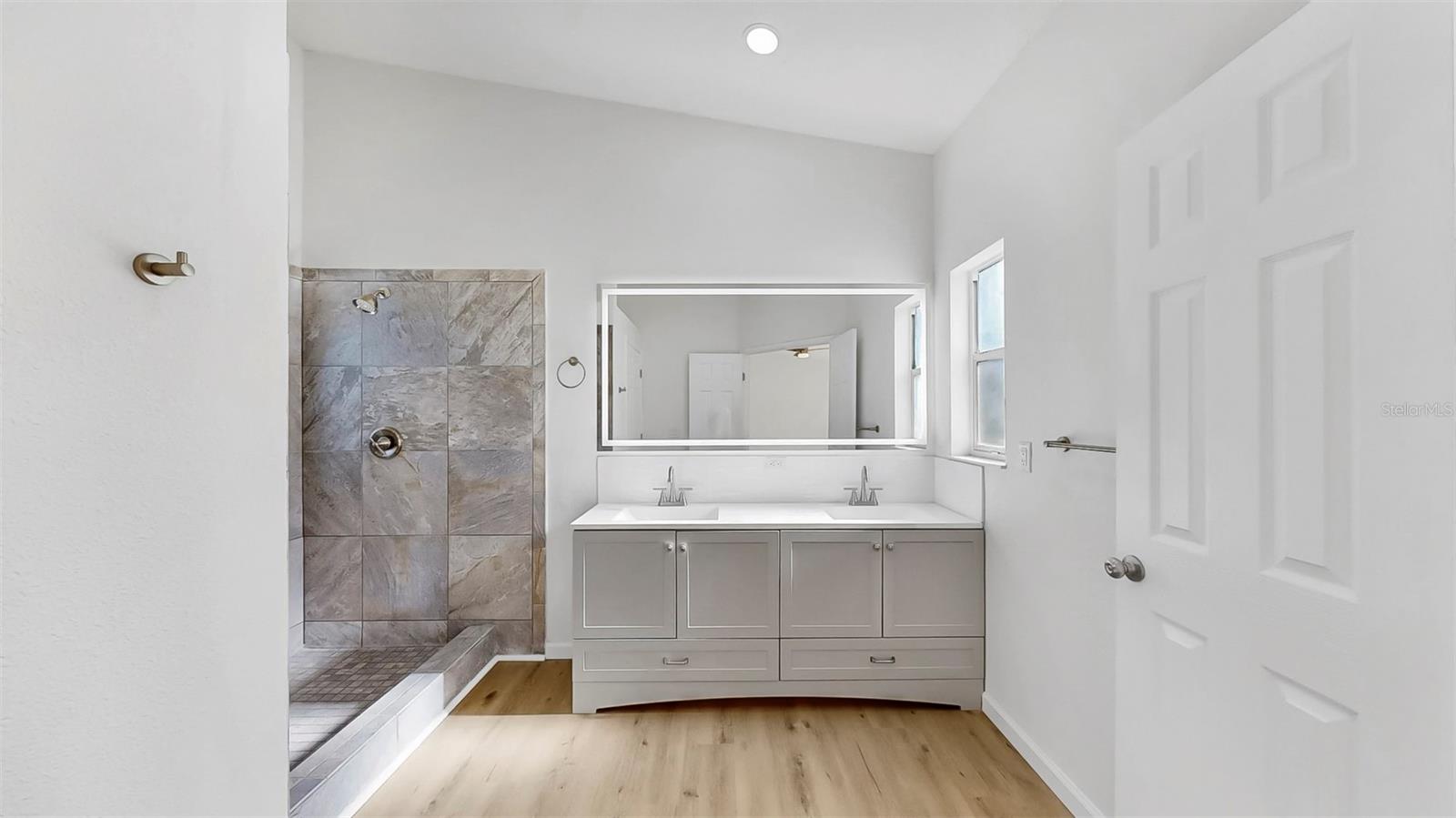 OAK TERRACE - Residential