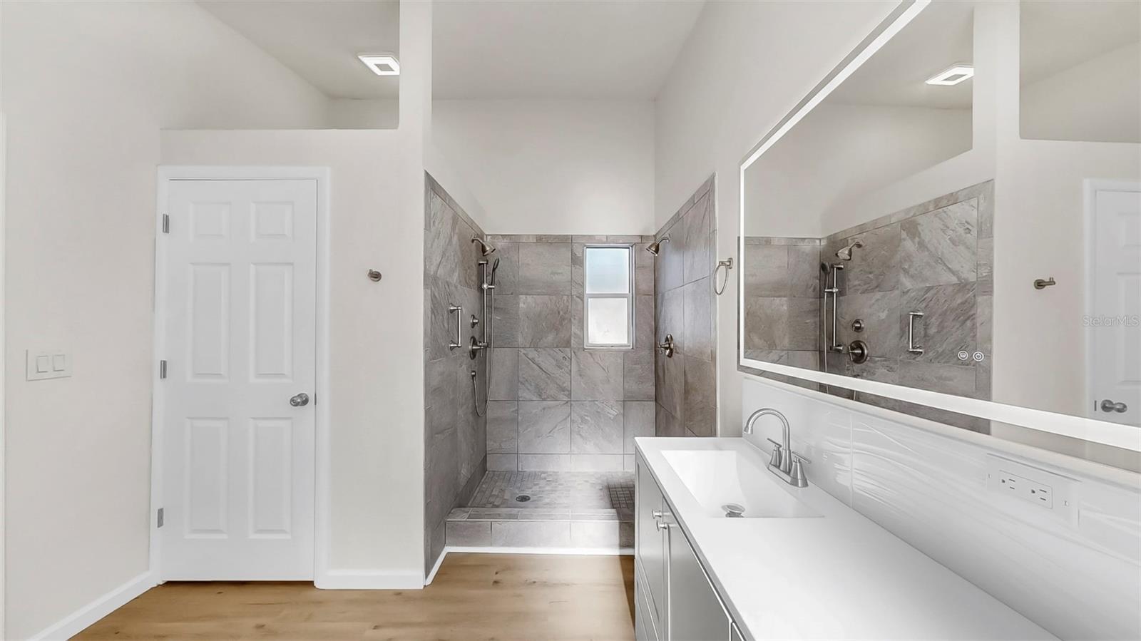 OAK TERRACE - Residential