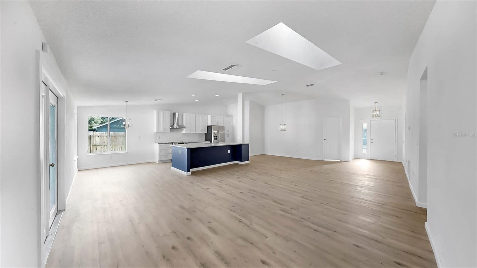 5542 34TH COURT E