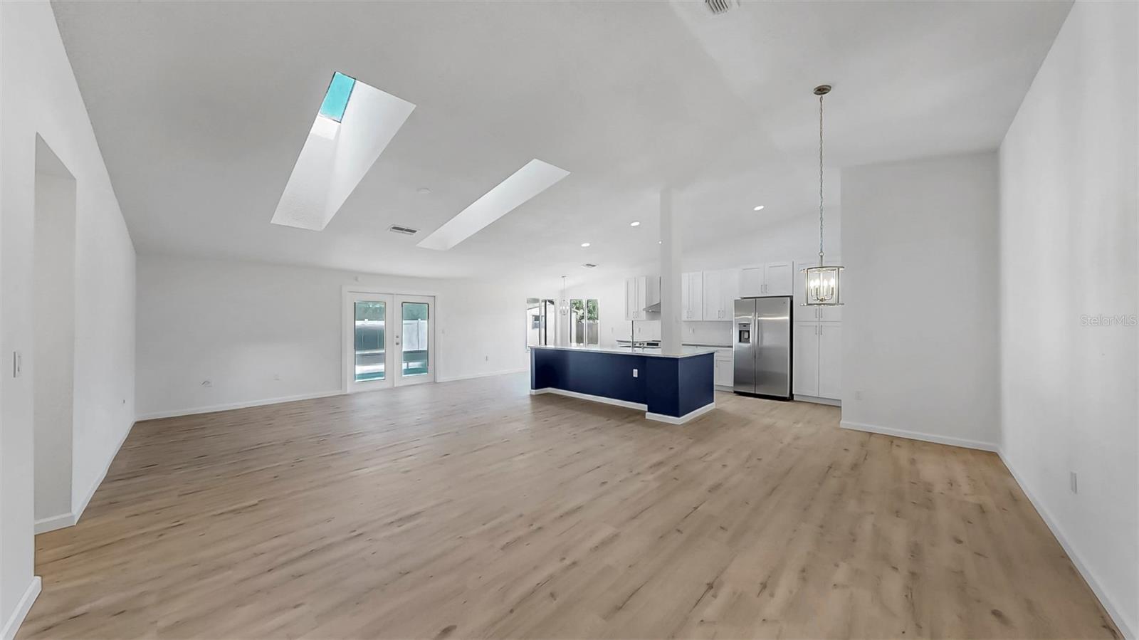 5542 34TH COURT E