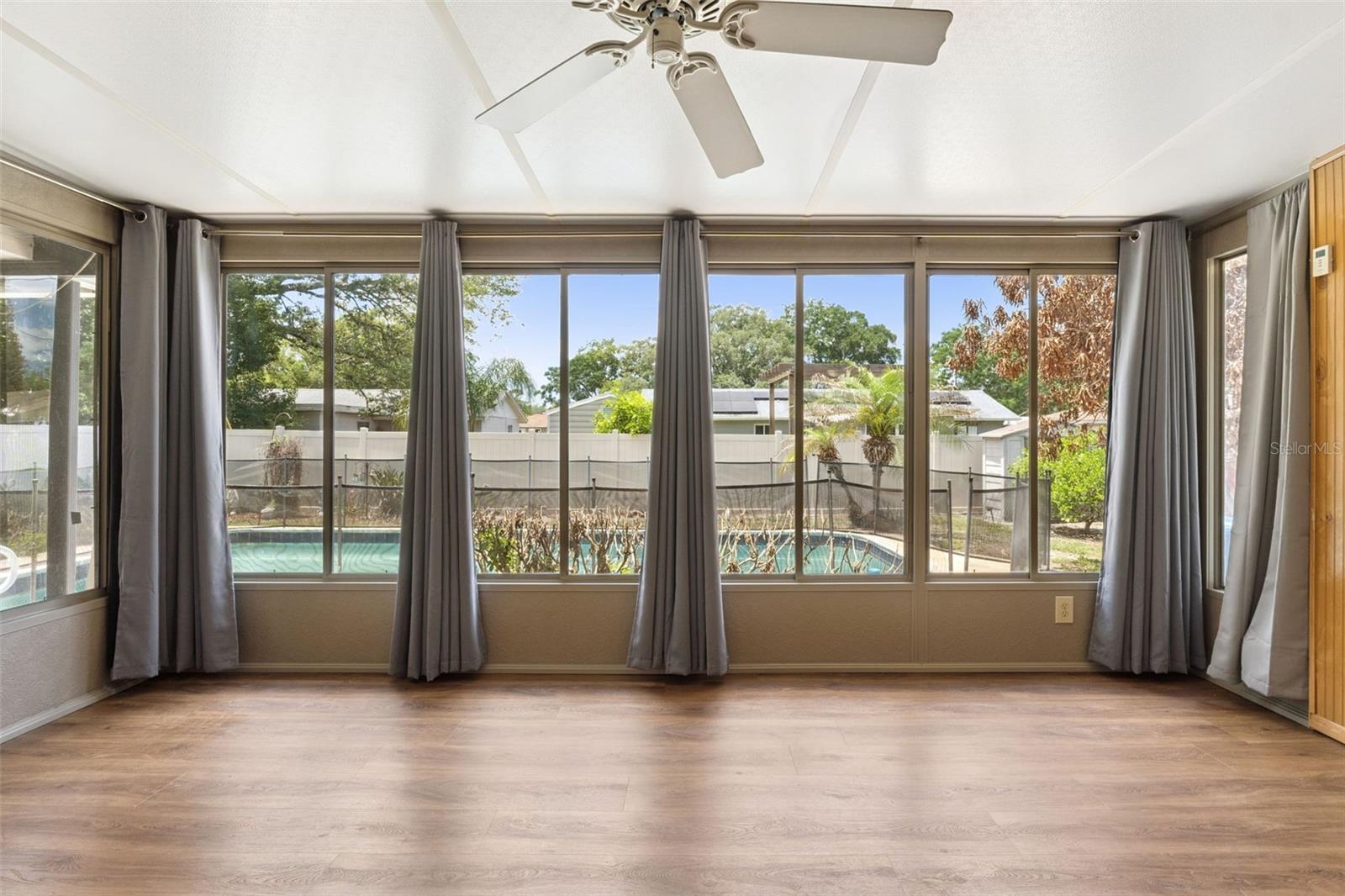 MEREDITH MANOR GOLF VIEW ESTATES SEC - Residential