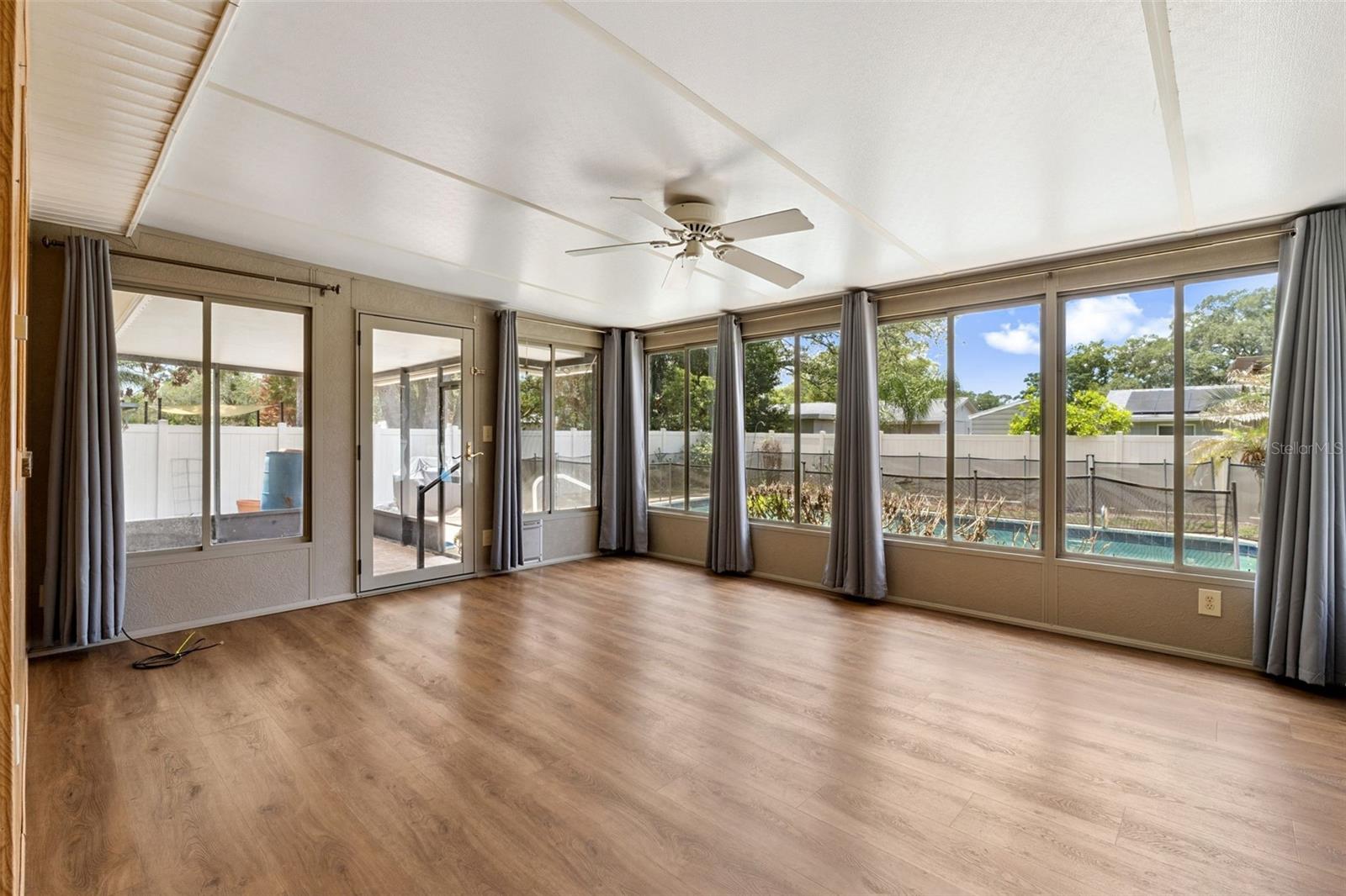 MEREDITH MANOR GOLF VIEW ESTATES SEC - Residential