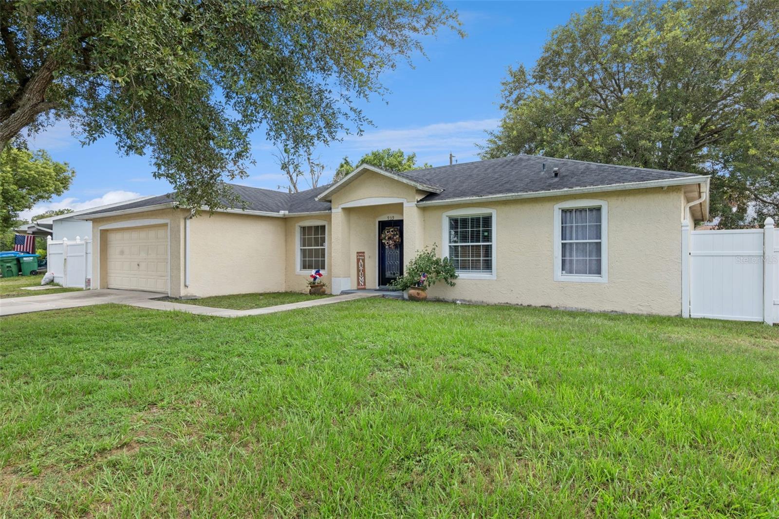939 CLOVERLEAF BOULEVARD