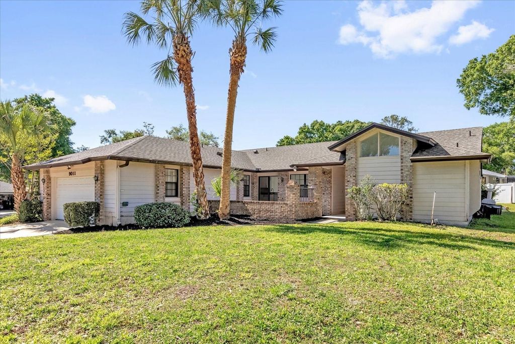 Photo of 9011 Chapman Oak Court, Windermere, FL 34786 (MLS # S5148031)