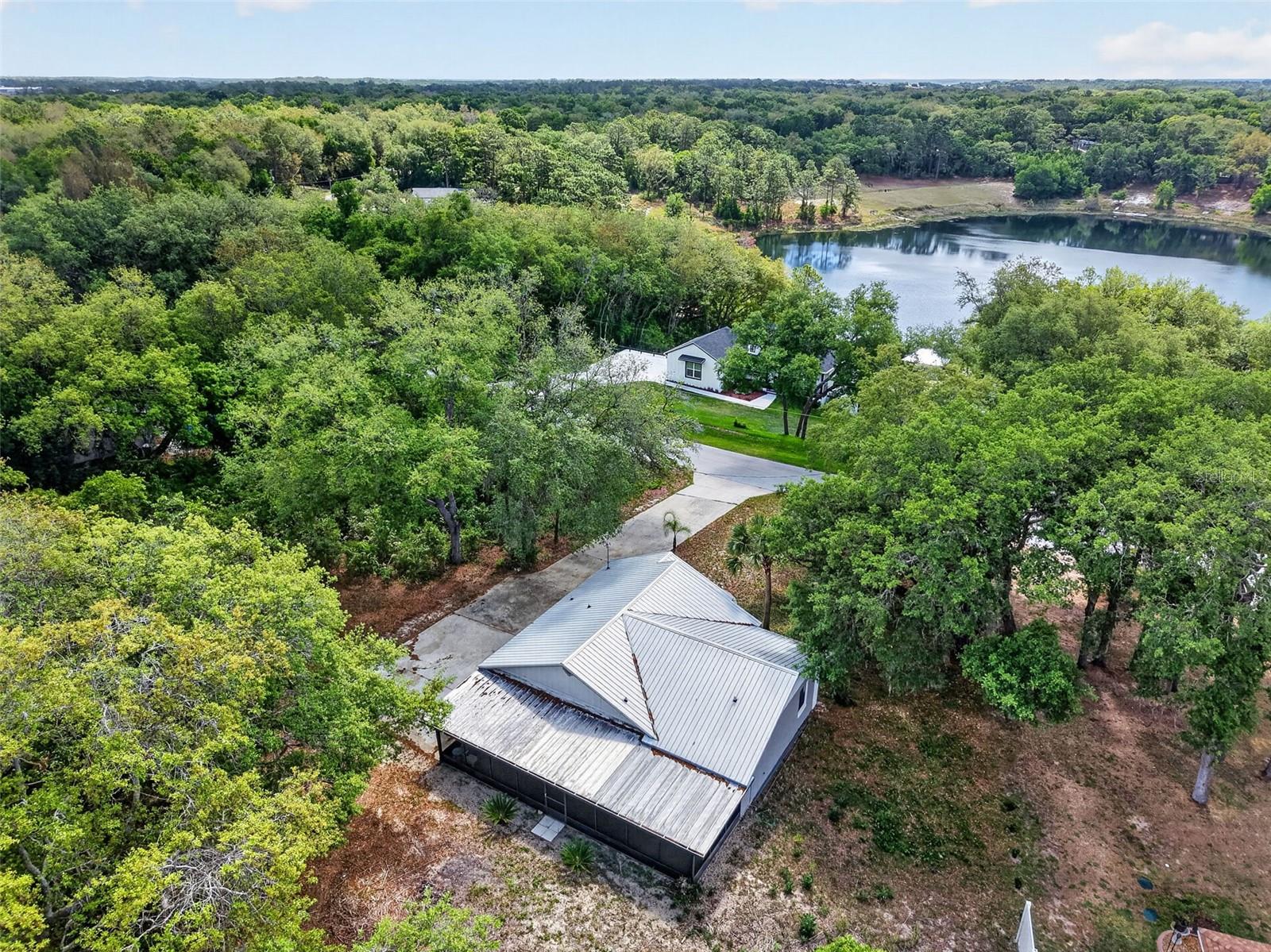 CARLTON VILLAGE PARK - Residential