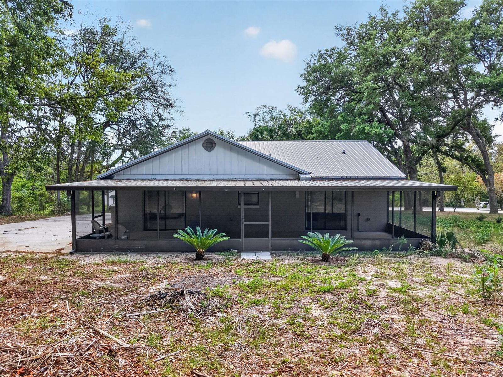 CARLTON VILLAGE PARK - Residential