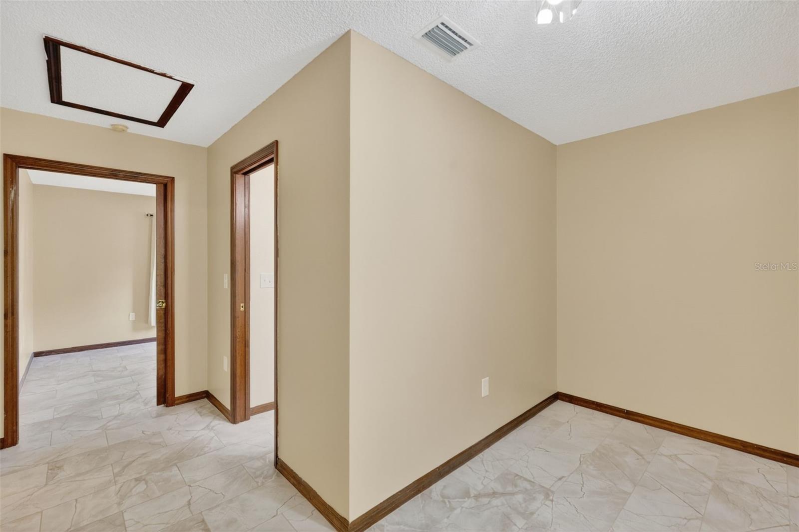 CARLTON VILLAGE PARK - Residential