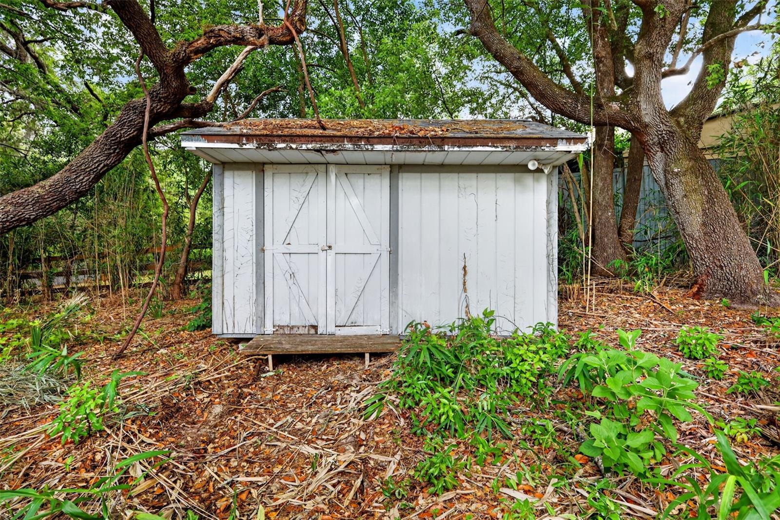 CARLTON VILLAGE PARK - Residential