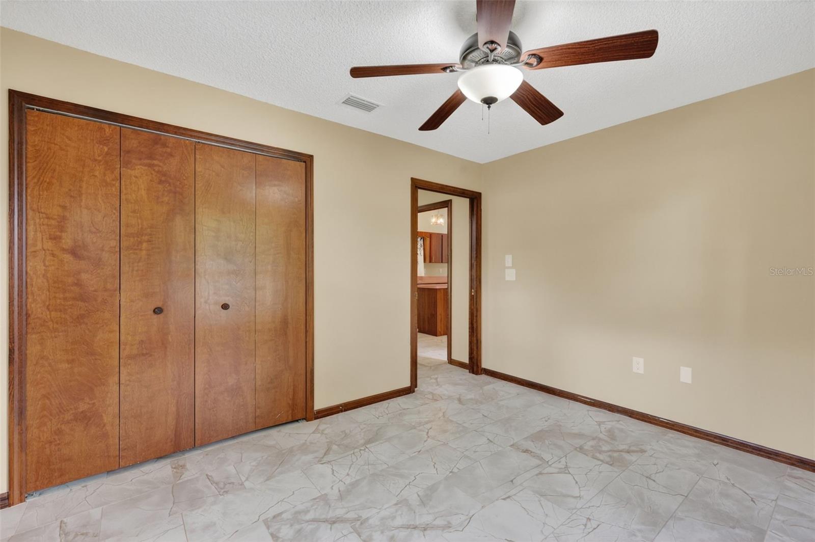 CARLTON VILLAGE PARK - Residential