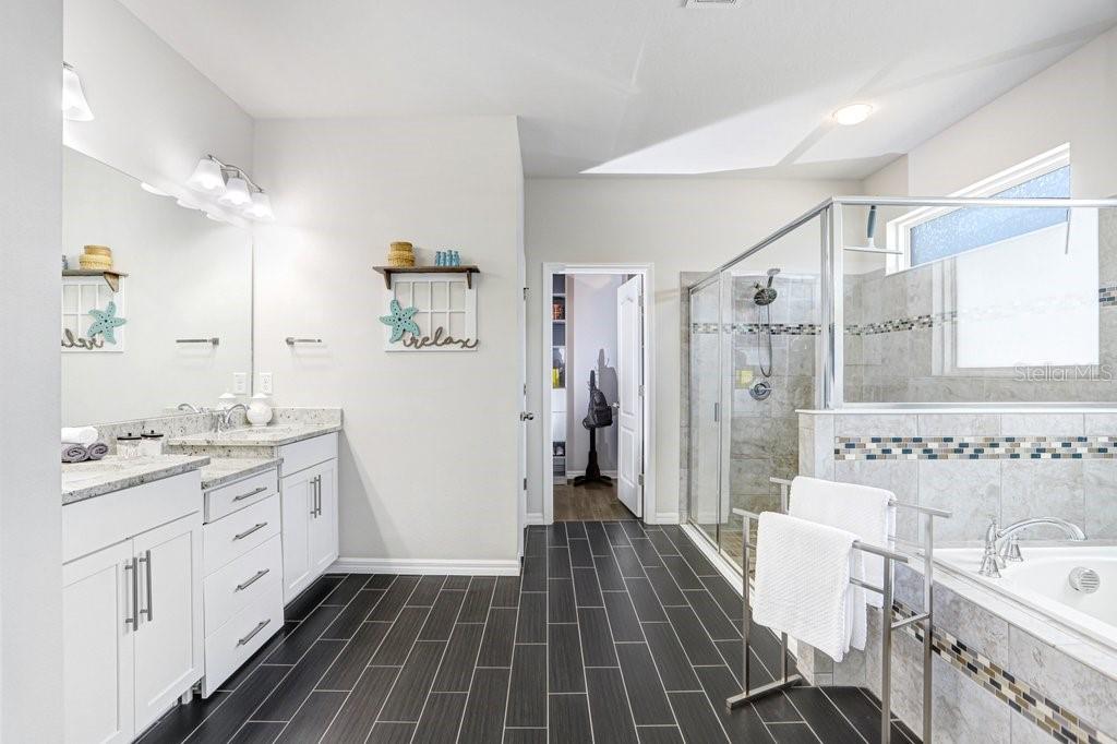 LUCAYA LAKE CLUB PH 3 - Residential