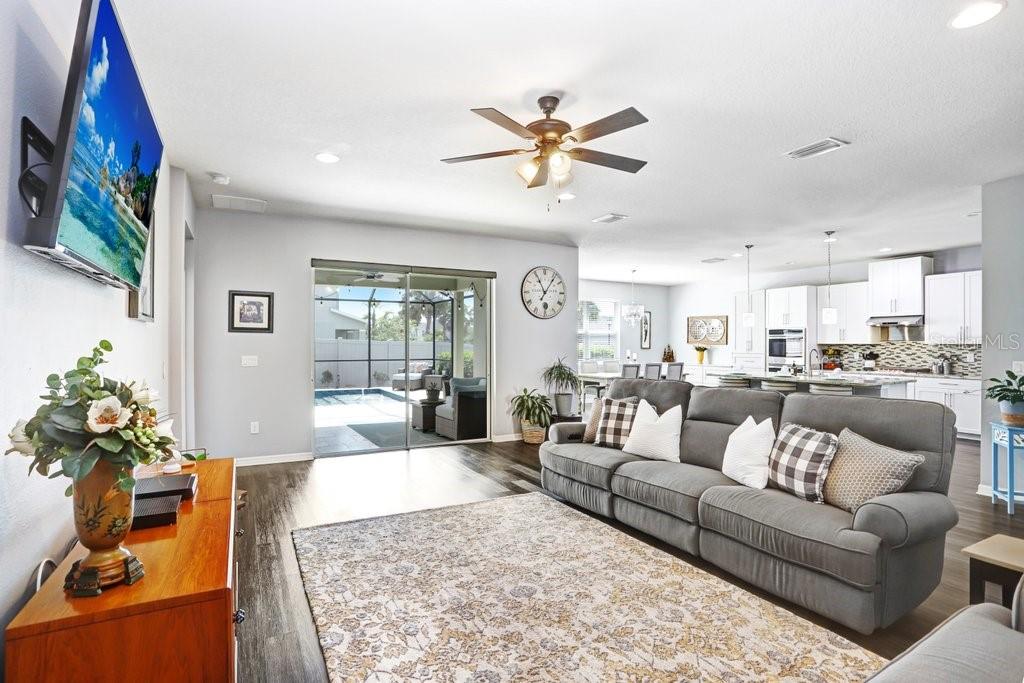 LUCAYA LAKE CLUB PH 3 - Residential