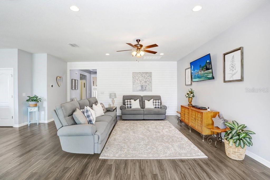 LUCAYA LAKE CLUB PH 3 - Residential