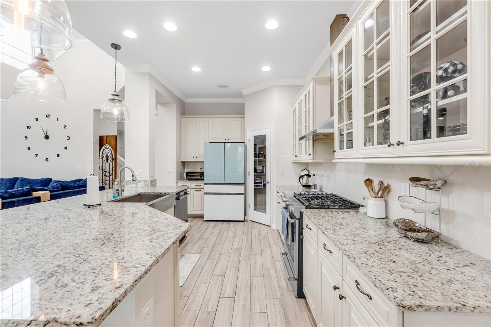 5119 ADMIRAL POINTE DRIVE