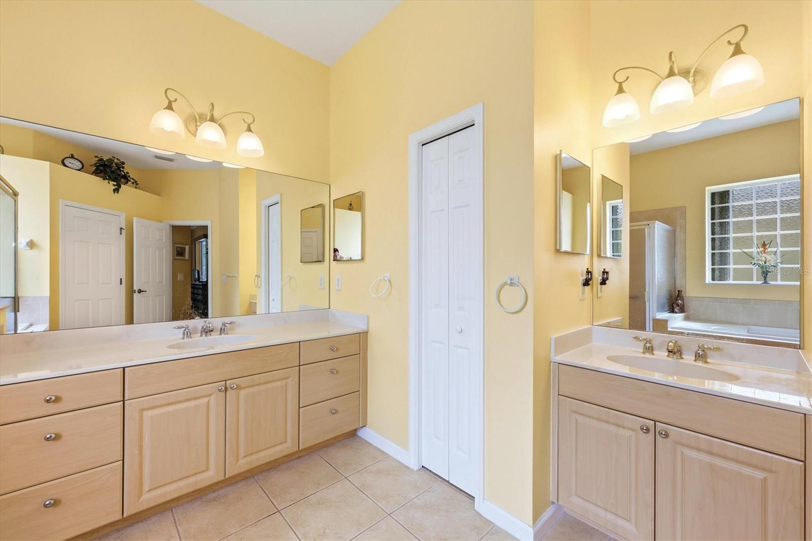 RIVERWOOD - Residential