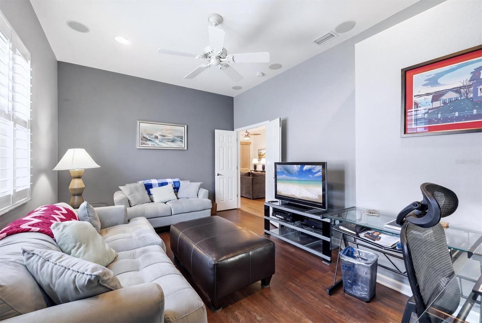 RIVERWOOD - Residential