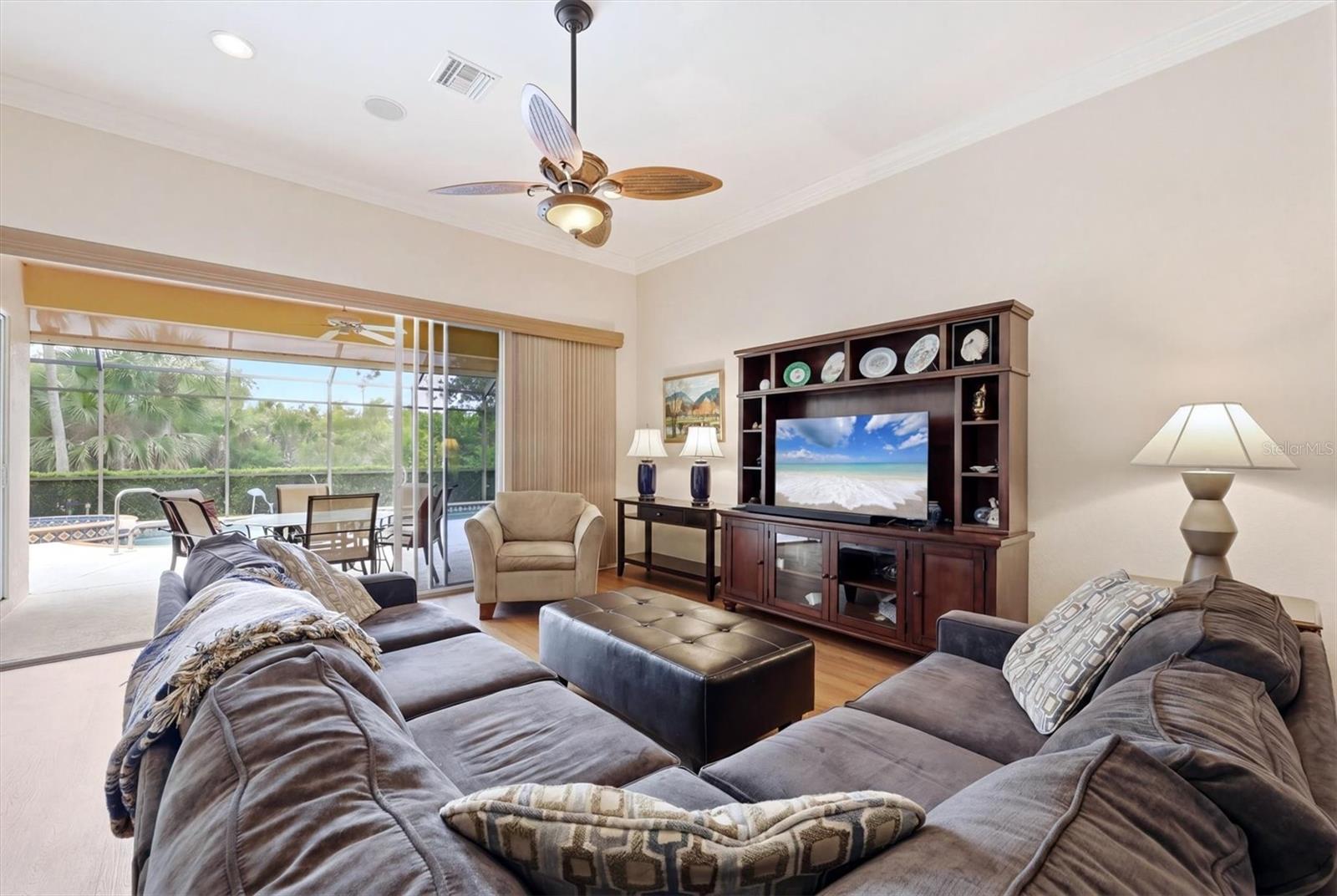 RIVERWOOD - Residential