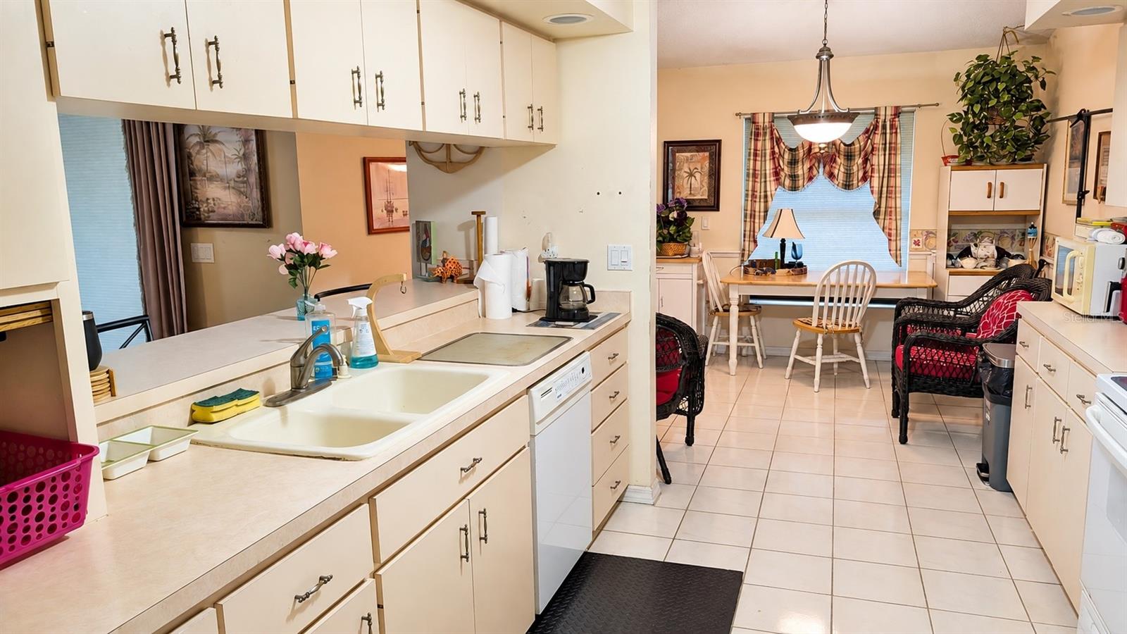3714 POND VIEW LANE, SARASOTA, FL, 34235 2 3714 POND VIEW LANE