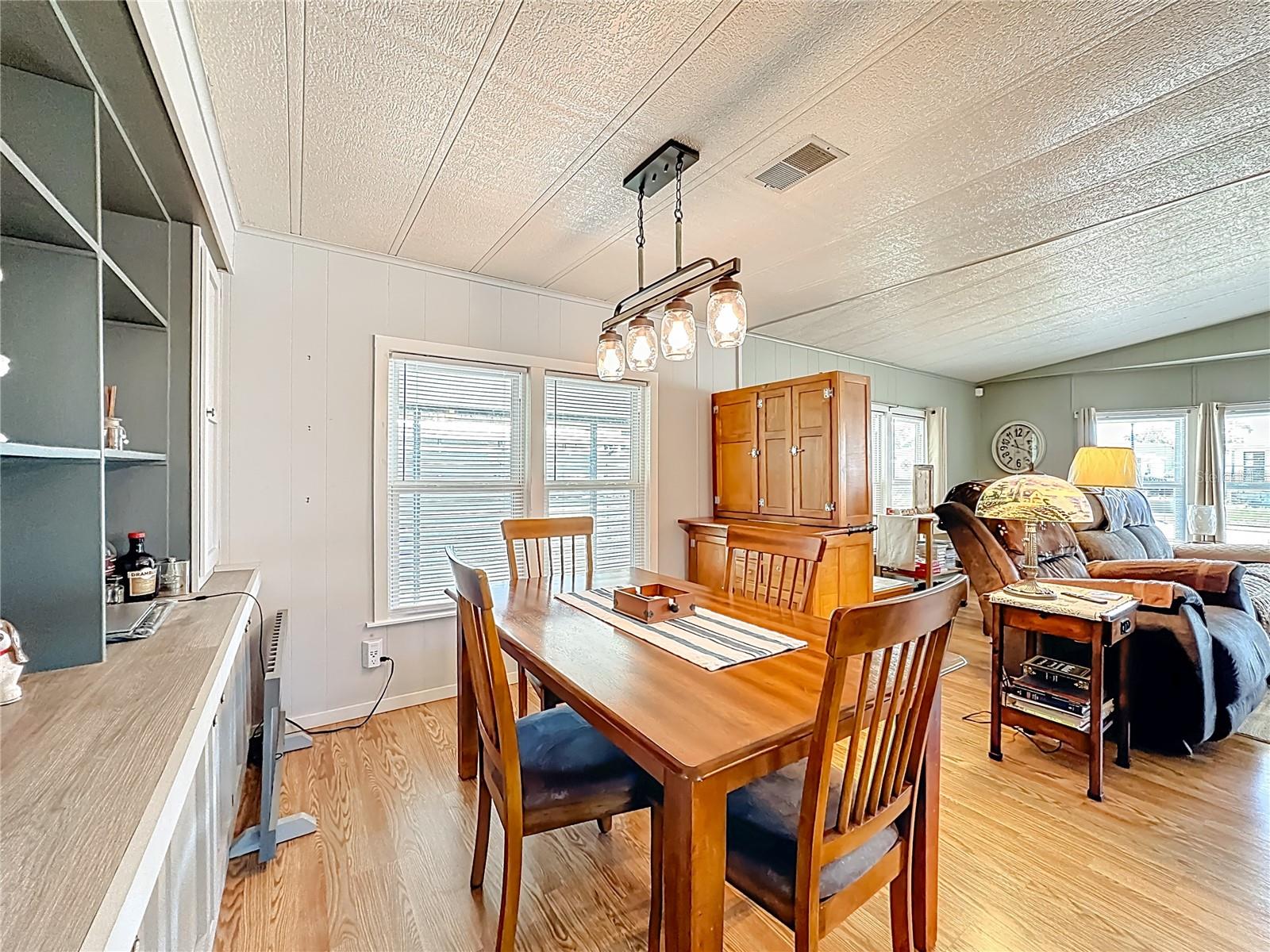 TAVARES LAKE FRANCES ESTATES - Residential