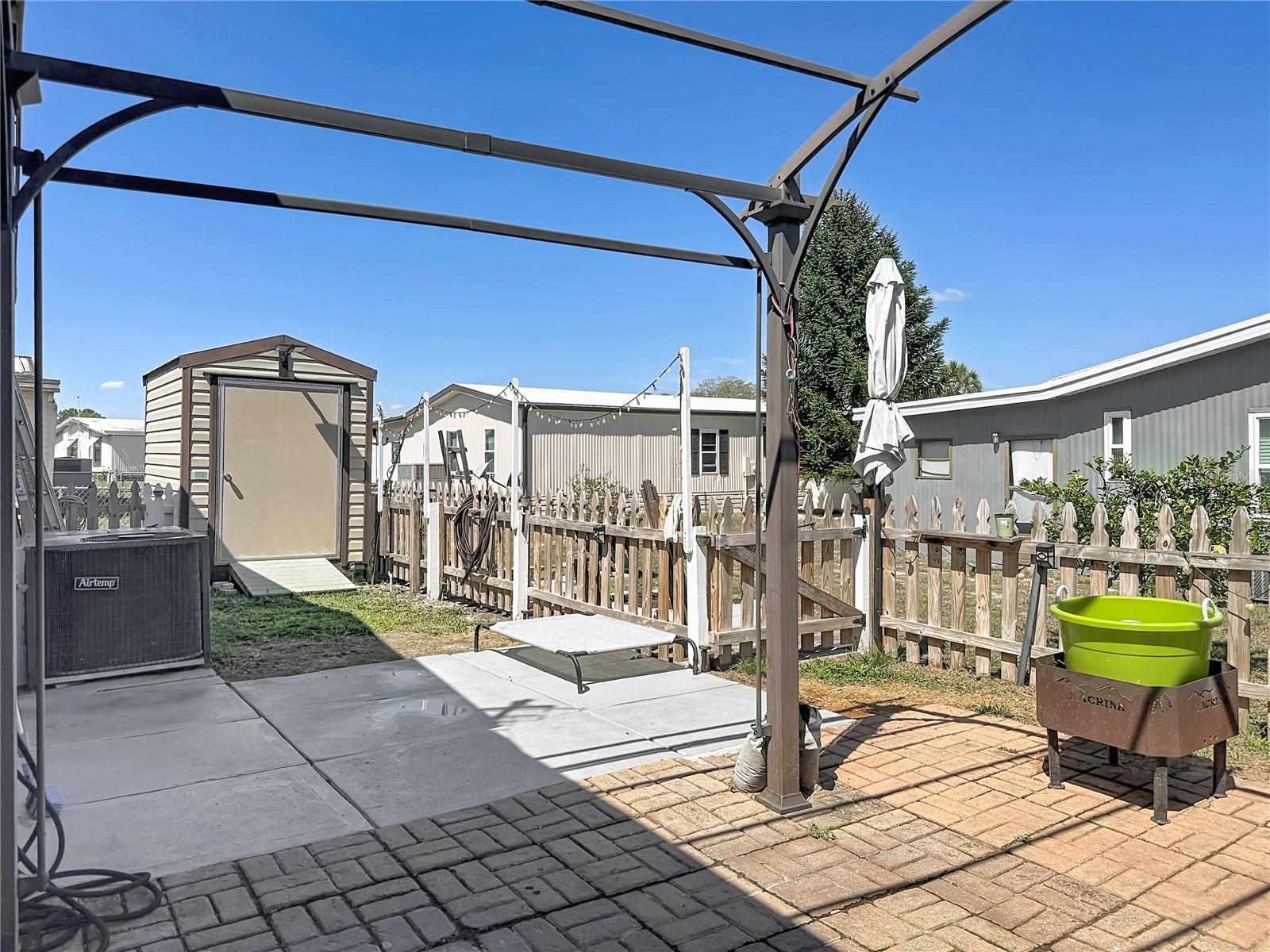 TAVARES LAKE FRANCES ESTATES - Residential