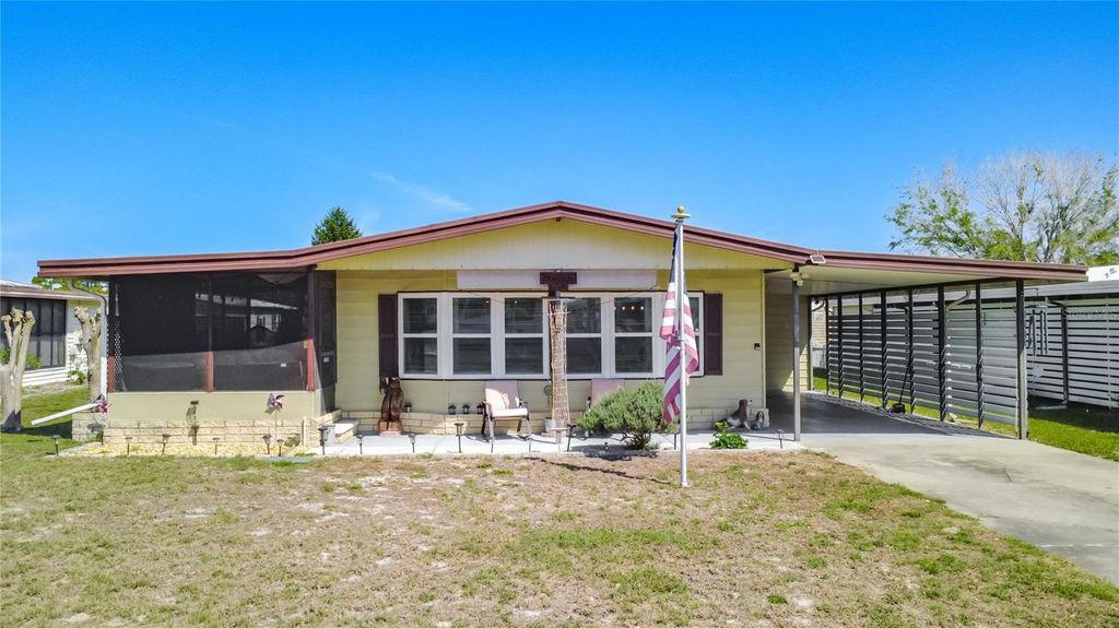 Photo of 1437 Mohawk Circle, Tavares, FL 32778 (MLS # G5109447)