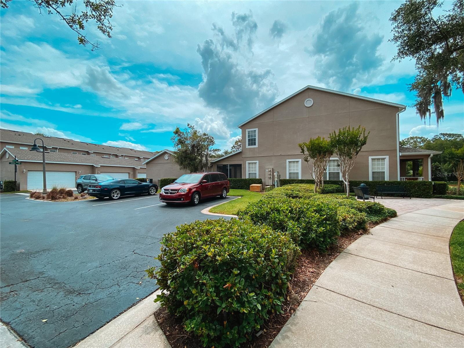 HIGHCROFT POINTE TWNHMS - Residential
