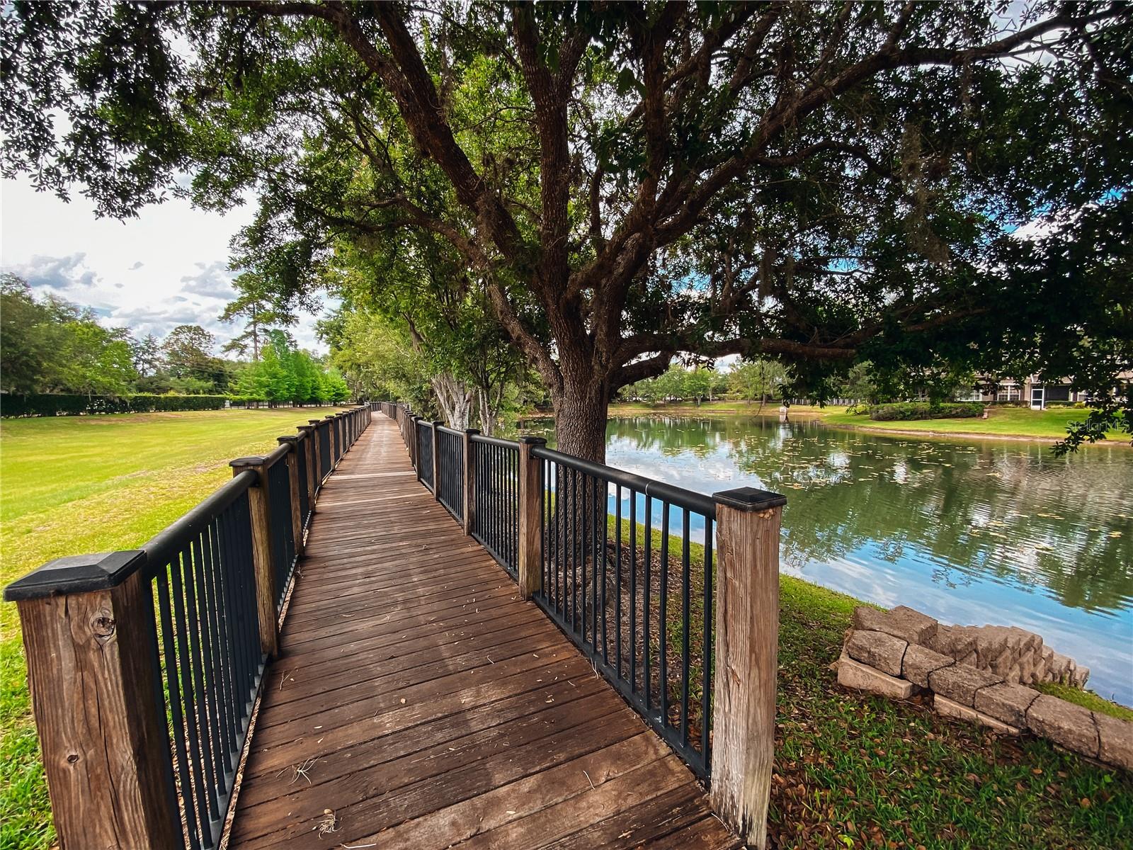 HIGHCROFT POINTE TWNHMS - Residential