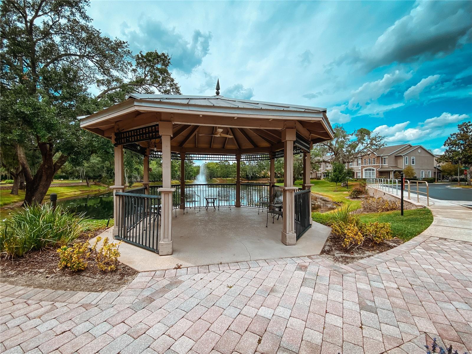 HIGHCROFT POINTE TWNHMS - Residential