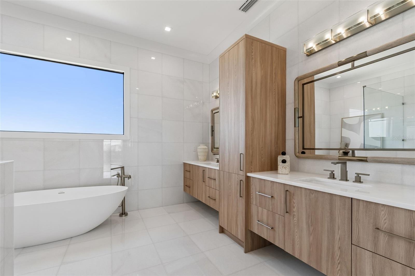 HOWARD ESTATES - Residential