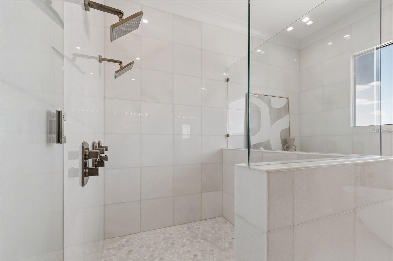 HOWARD ESTATES - Residential
