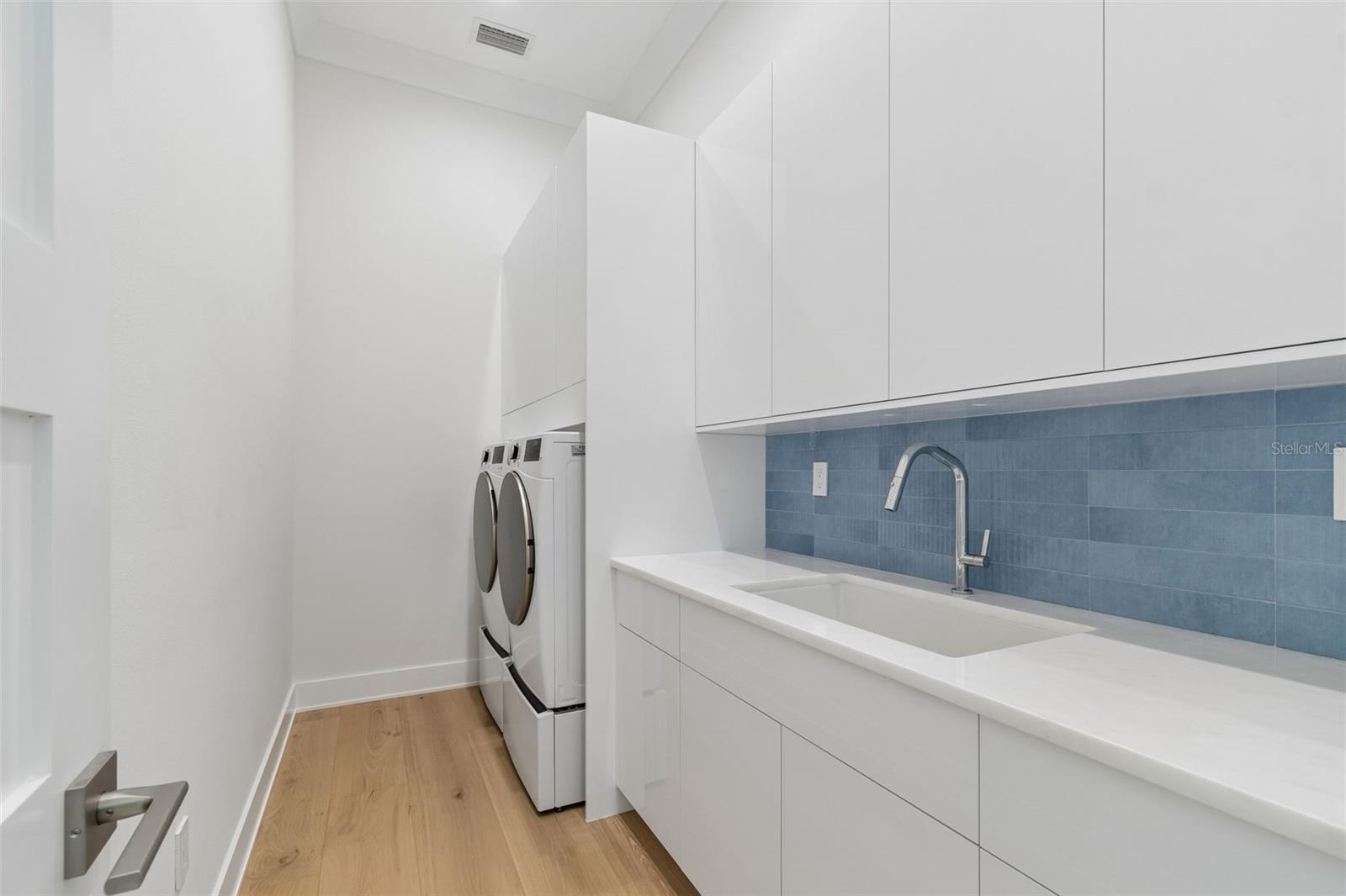 HOWARD ESTATES - Residential
