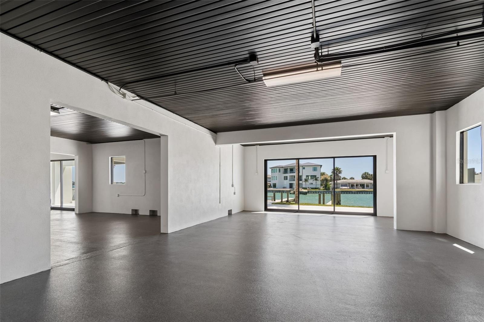 HOWARD ESTATES - Residential