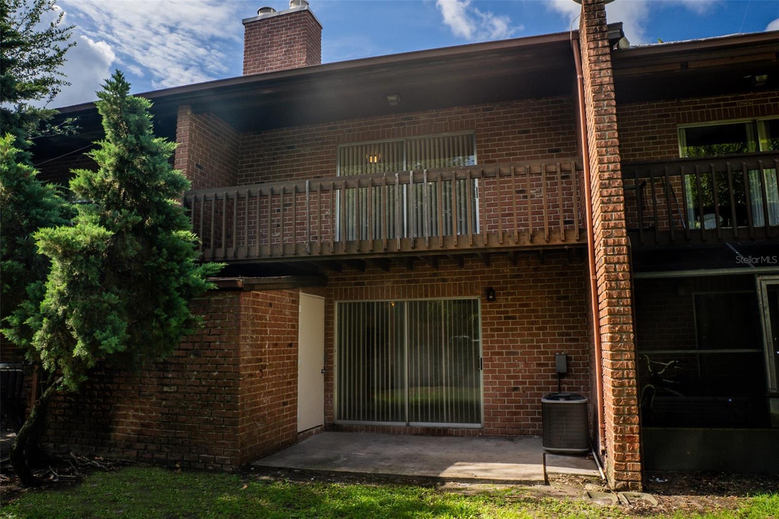 HUNTINGTON ON GREEN CONDO - Residential