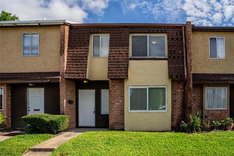Photo of 2323 Huntington Green Court #5, Orlando, FL 32839 (MLS # O6412079)