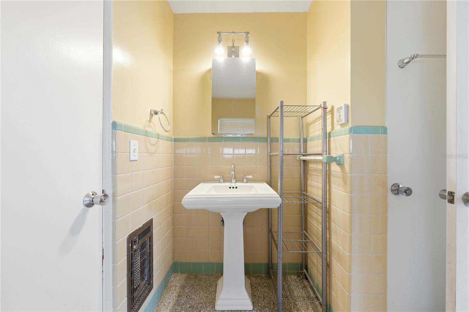 HOWEY EMERY HEIGHTS - Residential