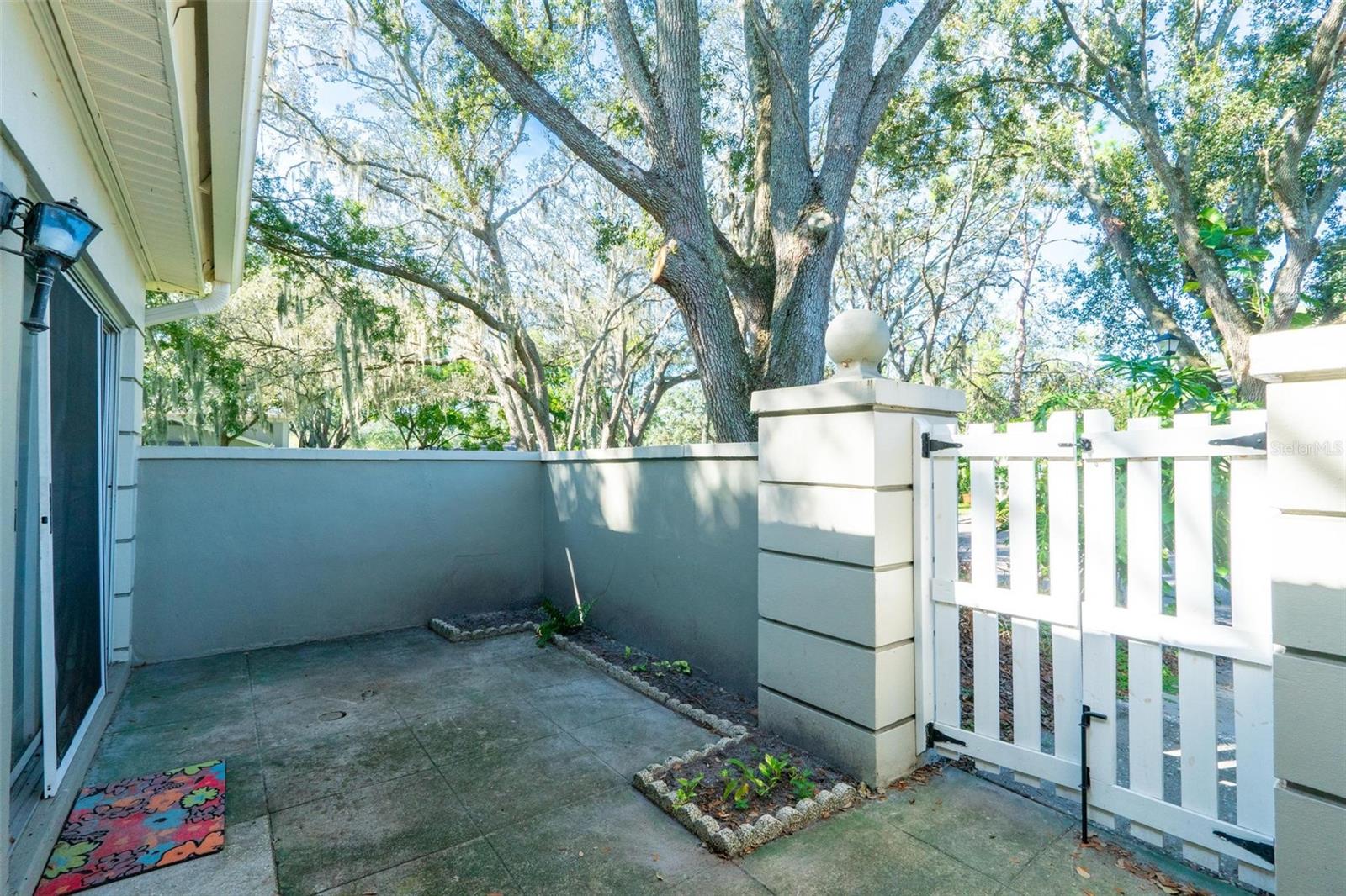 RAINTREE MANOR HOMES CONDOMINI - Residential