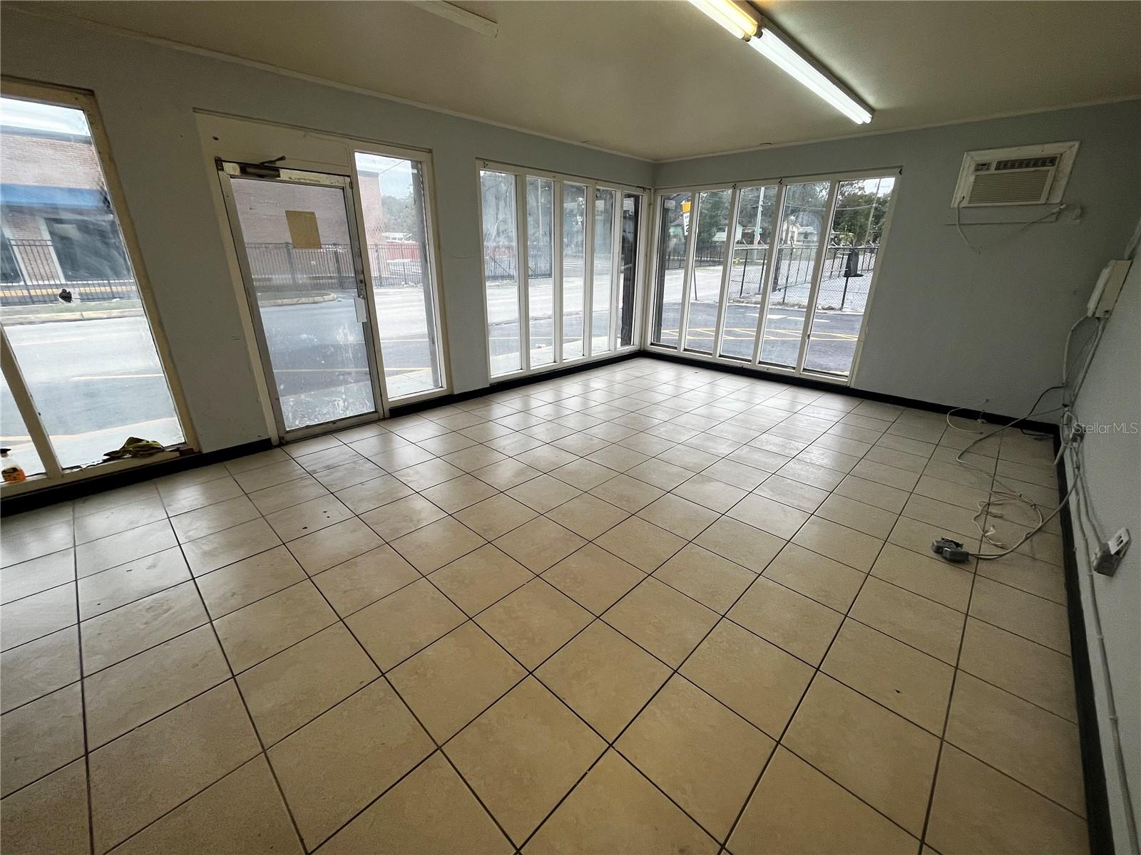 IRVINTON HEIGHTS - Commercial Lease