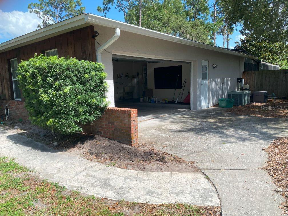 635 CAMBRIDGE COURT