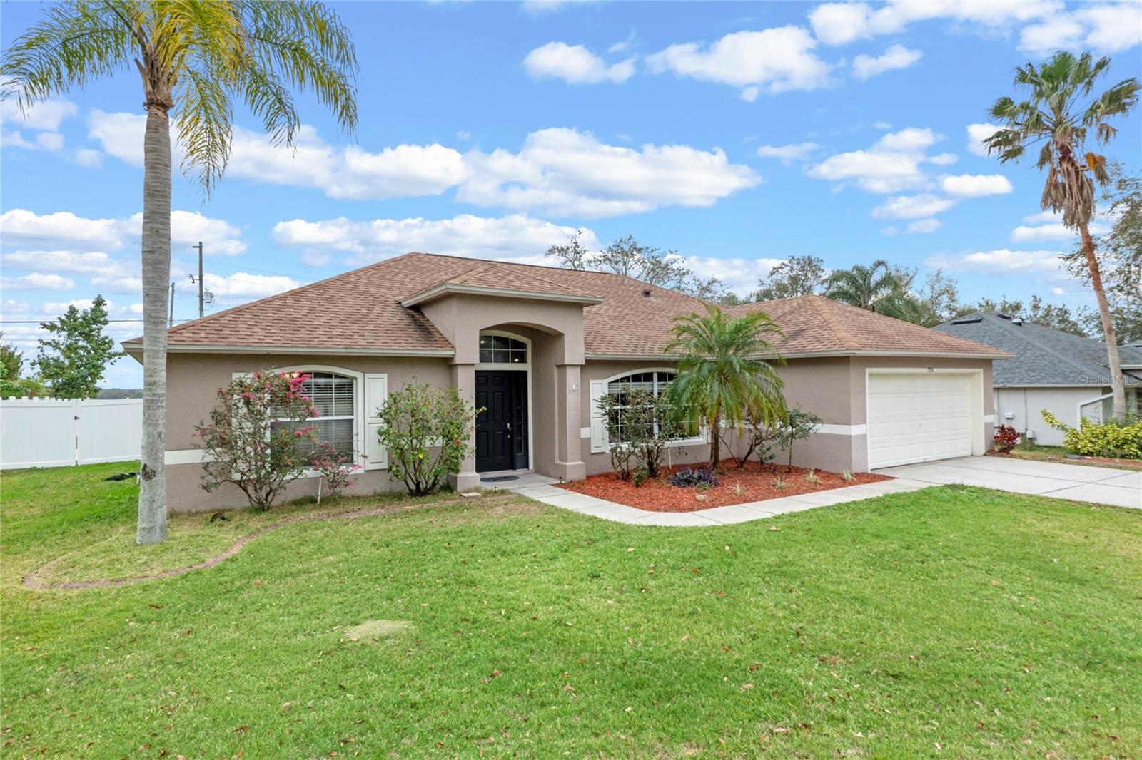 2214 LAKE POINTE CIRCLE
