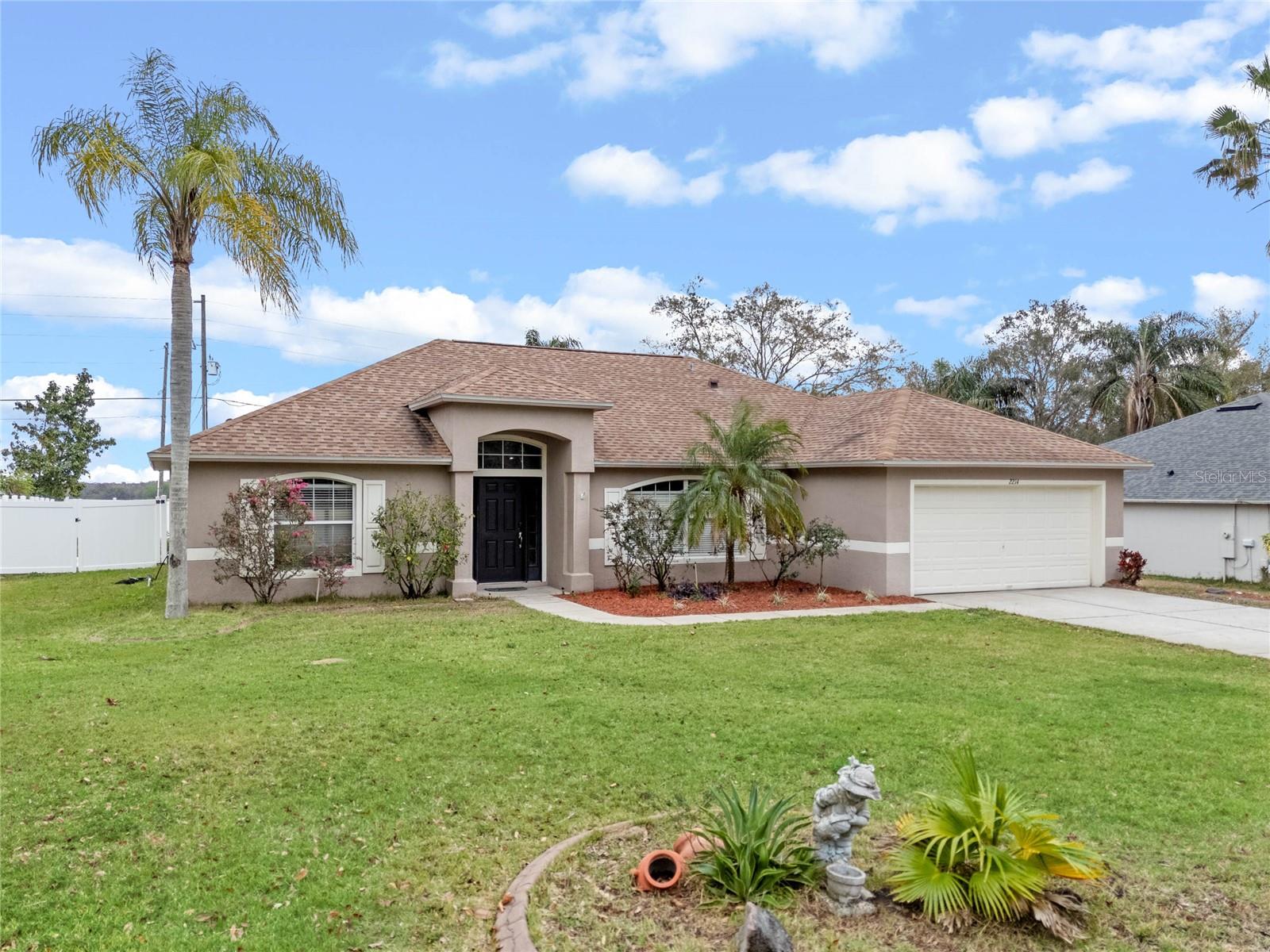 2214 LAKE POINTE CIRCLE